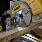 Serra de Esquadria Telescópia 1800W 216mm DEWALT® DWS777-QS